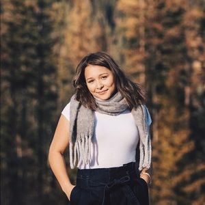 Meet your Posher, Emily